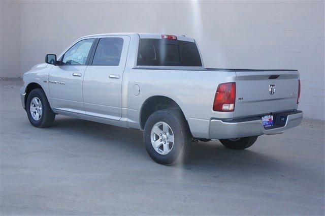 Dodge Ram 1500 2012 photo 2