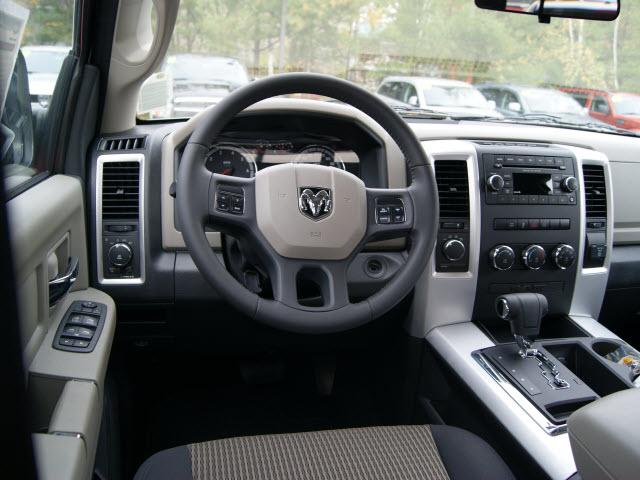 Dodge Ram 1500 2012 photo 2