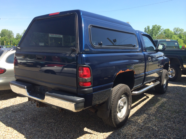 Dodge Ram 1500 SLT Laramie 2001 photo 3