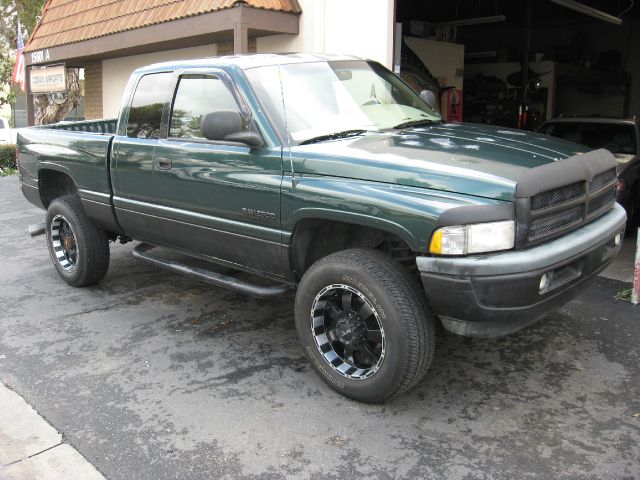 Dodge Ram 2500 1999 photo 2