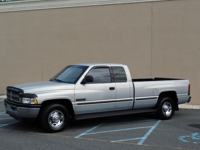 Dodge Ram 2500 C1500 LS Pickup Truck