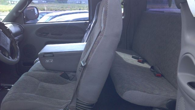 Dodge Ram 2500 Z71 4X4 CREW CAB Pickup Truck