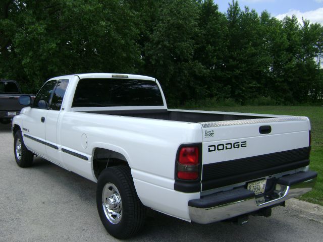 Dodge Ram 2500 C1500 LS Pickup Truck