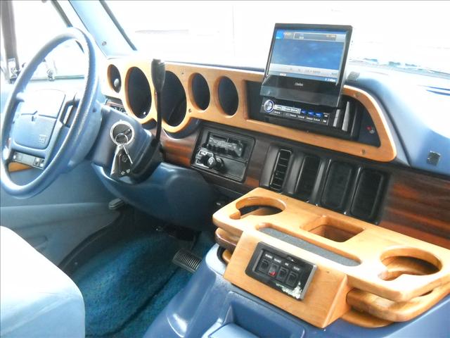 Dodge Ram 2500 2000 GMC SL Conversion Van