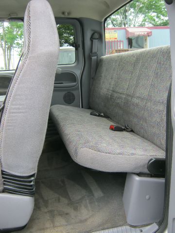 Dodge Ram 2500 1500 LT 4WD Pickup Truck