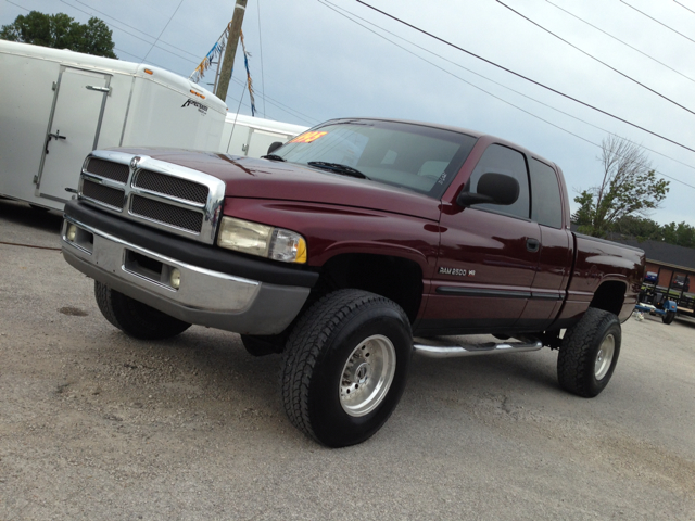 Dodge Ram 2500 2000 photo 2