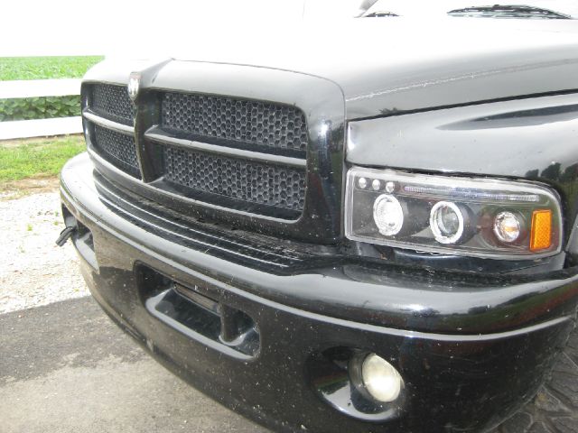 Dodge Ram 2500 2000 photo 2