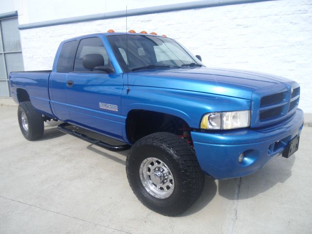 Dodge Ram 2500 2000 photo 2