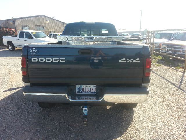 Dodge Ram 2500 Z71 4X4 CREW CAB Pickup Truck