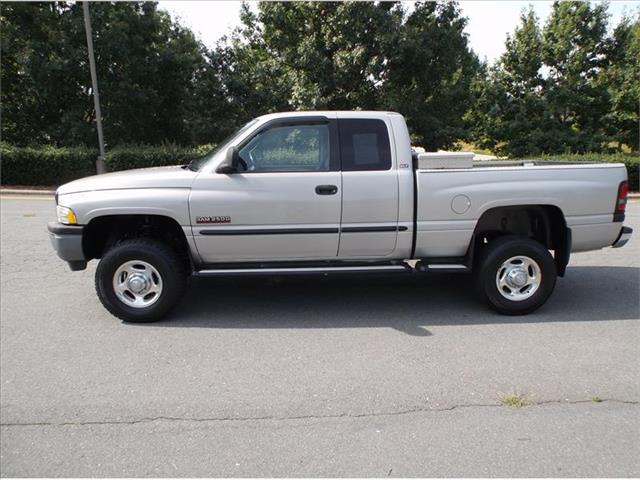 Dodge Ram 2500 2000 photo 1