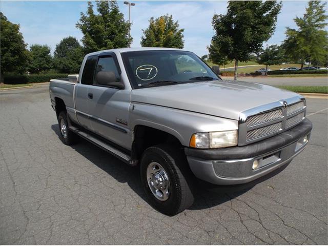 Dodge Ram 2500 2000 photo 2