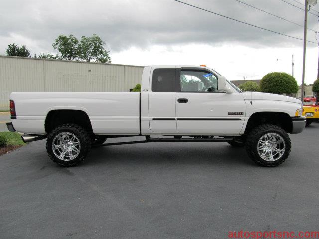 Dodge Ram 2500 S Titanium Edition Navigation Pickup Truck