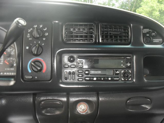 Dodge Ram 2500 2001 photo 2