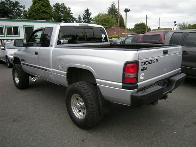 Dodge Ram 2500 2001 photo 2