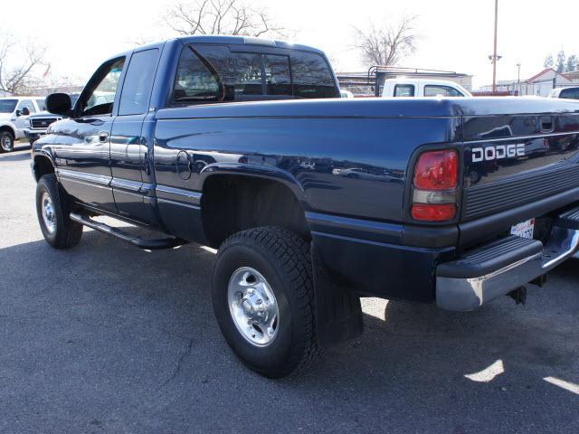 Dodge Ram 2500 2001 photo 2