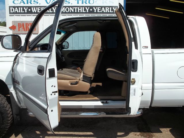 Dodge Ram 2500 2001 photo 4