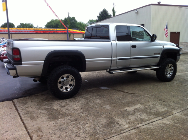 Dodge Ram 2500 2002 photo 2