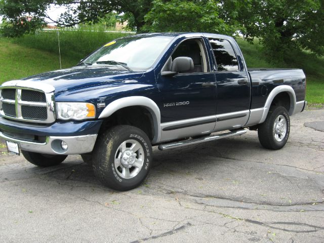 Dodge Ram 2500 Ext WT Pickup Truck