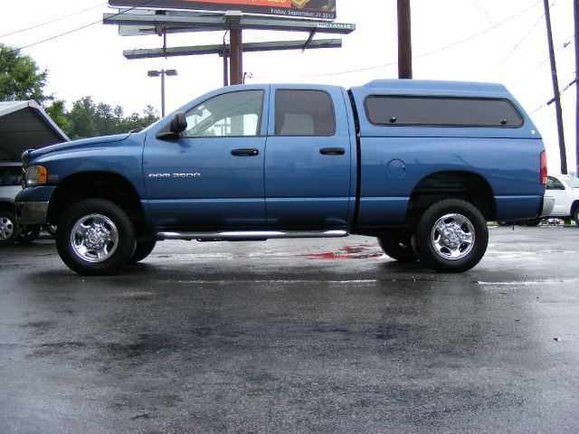 Dodge Ram 2500 Ext WT Pickup Truck
