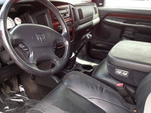 Dodge Ram 2500 Ext WT Pickup Truck