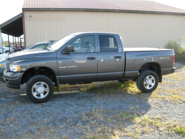 Dodge Ram 2500 Ext WT Pickup Truck