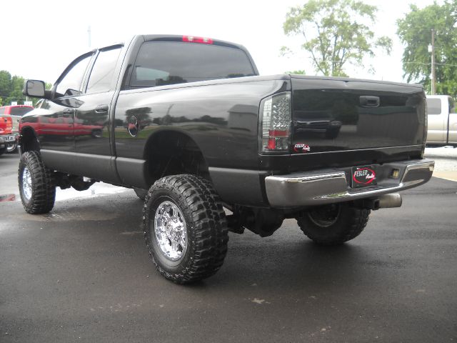 Dodge Ram 2500 Ext WT Pickup Truck