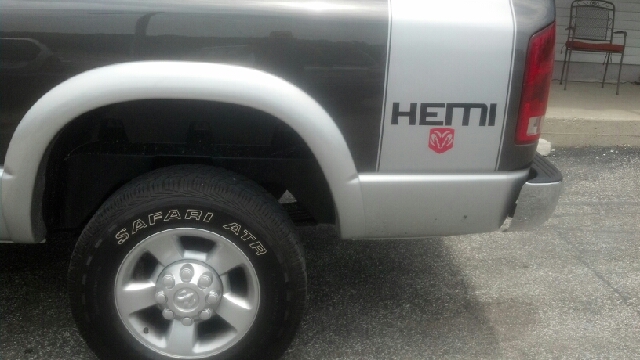 Dodge Ram 2500 2004 photo 2