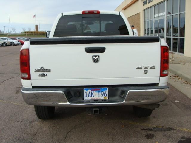 Dodge Ram 2500 2004 photo 2