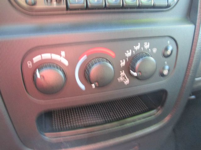 Dodge Ram 2500 2004 photo 4