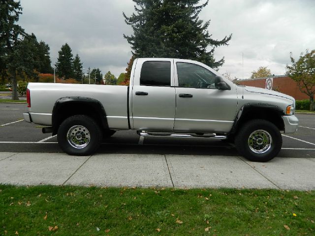 Dodge Ram 2500 2004 photo 3