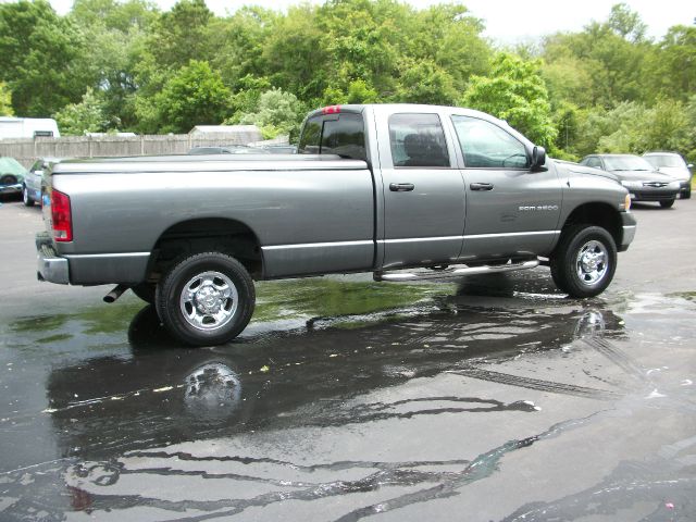 Dodge Ram 2500 4dr 4WD EXT LS 4x4 SUV Pickup Truck
