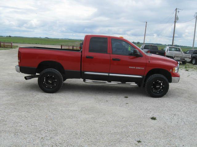 Dodge Ram 2500 4dr 114 WB XLT 4WD Pickup Truck