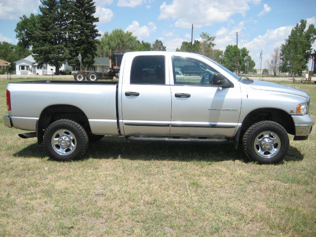 Dodge Ram 2500 Ext WT Pickup Truck