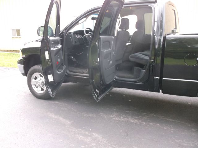 Dodge Ram 2500 2005 photo 2