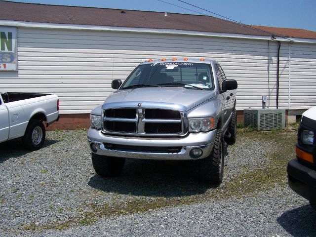 Dodge Ram 2500 Ext WT Pickup Truck