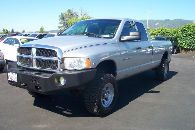 Dodge Ram 2500 4dr 4WD EXT LS 4x4 SUV Pickup Truck