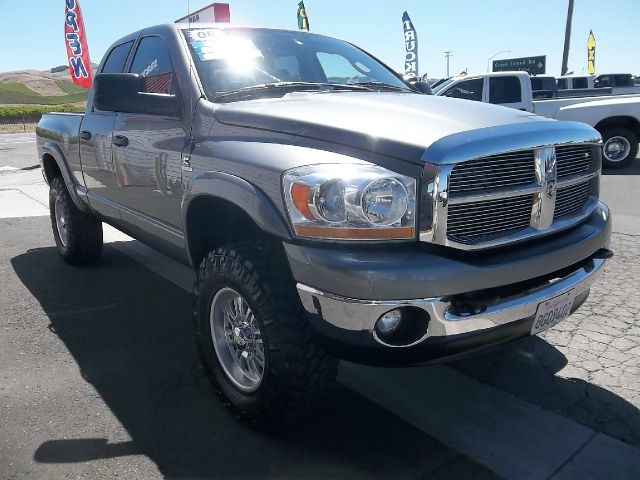 Dodge Ram 2500 2006 photo 2
