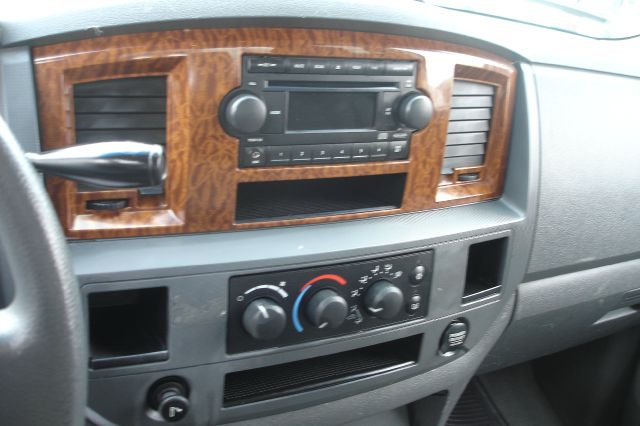 Dodge Ram 2500 2006 photo 23