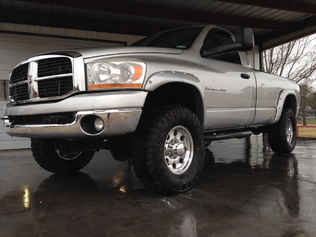 Dodge Ram 2500 2006 photo 2