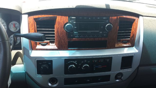 Dodge Ram 2500 2006 photo 2