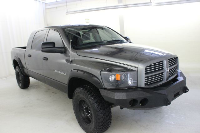 Dodge Ram 2500 3500 SLT Crew LB Dually DSL Pickup Truck