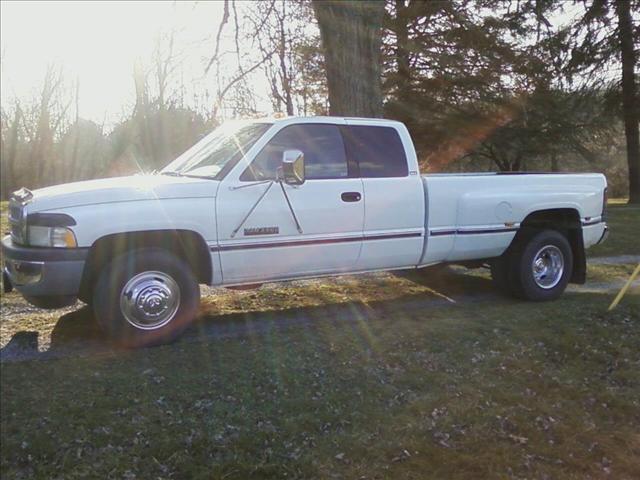 Dodge Ram 3500 1997 photo 2