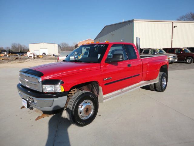 Dodge Ram 3500 2001 photo 2
