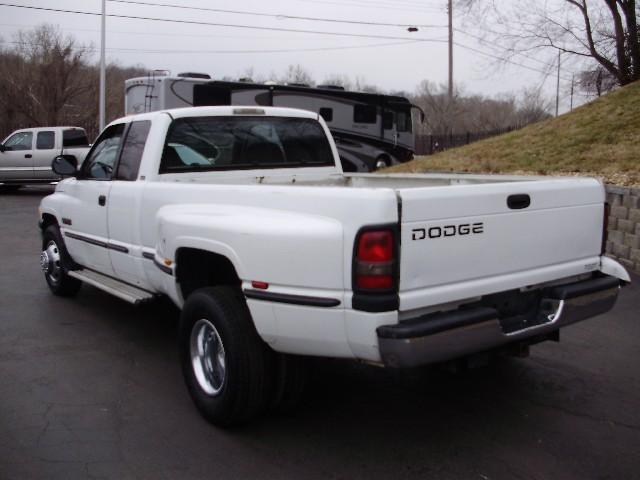 Dodge Ram 3500 2001 photo 2