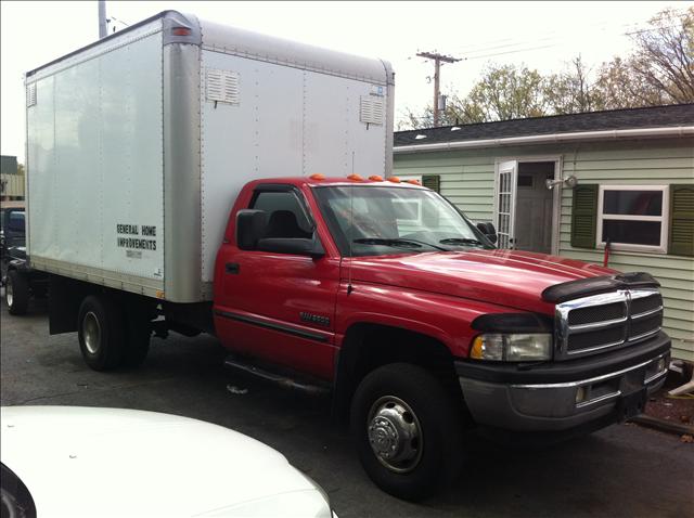 Dodge Ram 3500 2002 photo 2