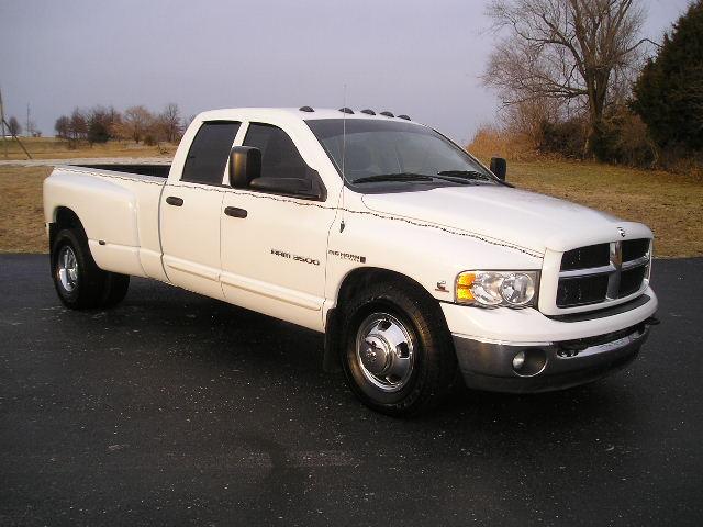Dodge Ram 3500 2003 photo 2