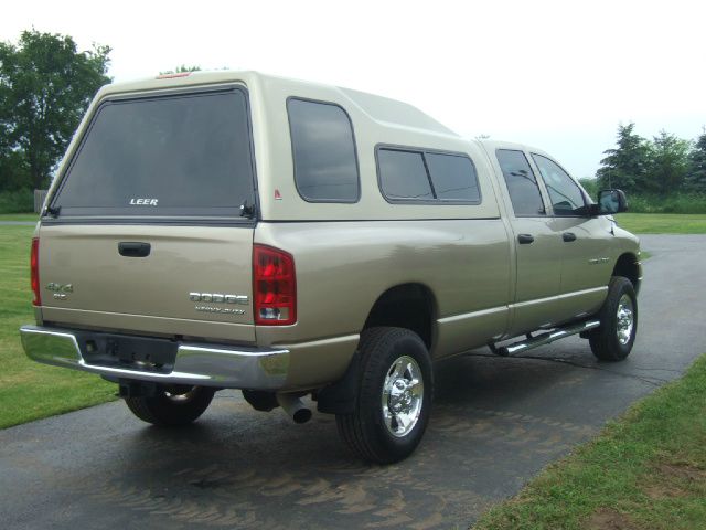 Dodge Ram 3500 2004 photo 2