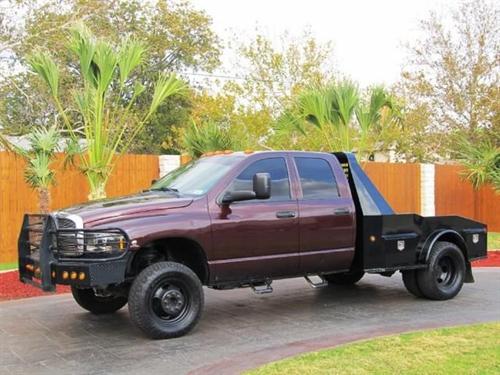 Dodge Ram 3500 2004 photo 2
