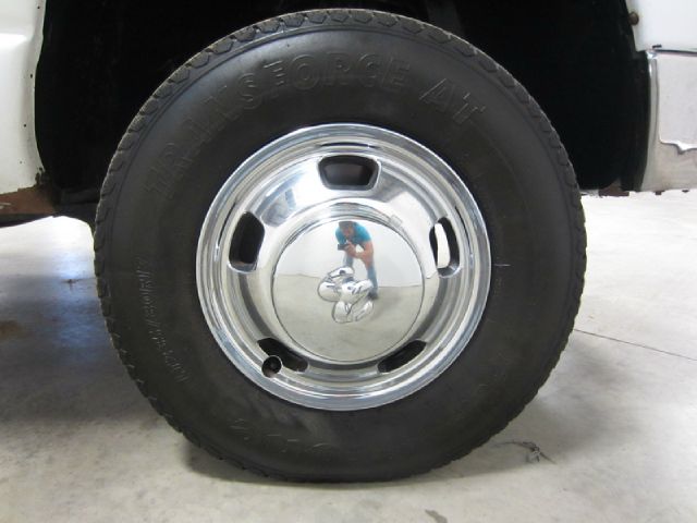 Dodge Ram 3500 2004 photo 47