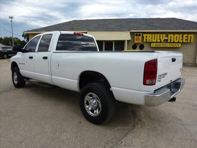 Dodge Ram 3500 2004 photo 2